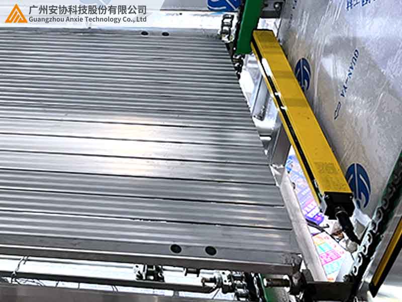 智能物流仓储系统的光幕安全革新