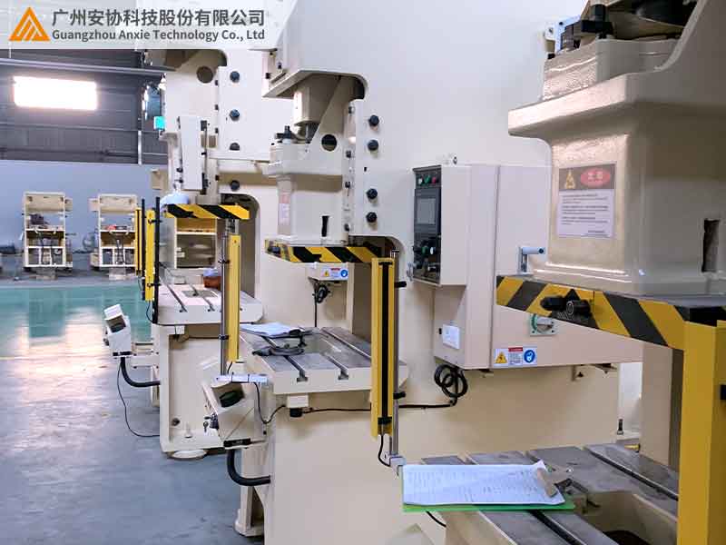 冲床安全光栅案例.jpg