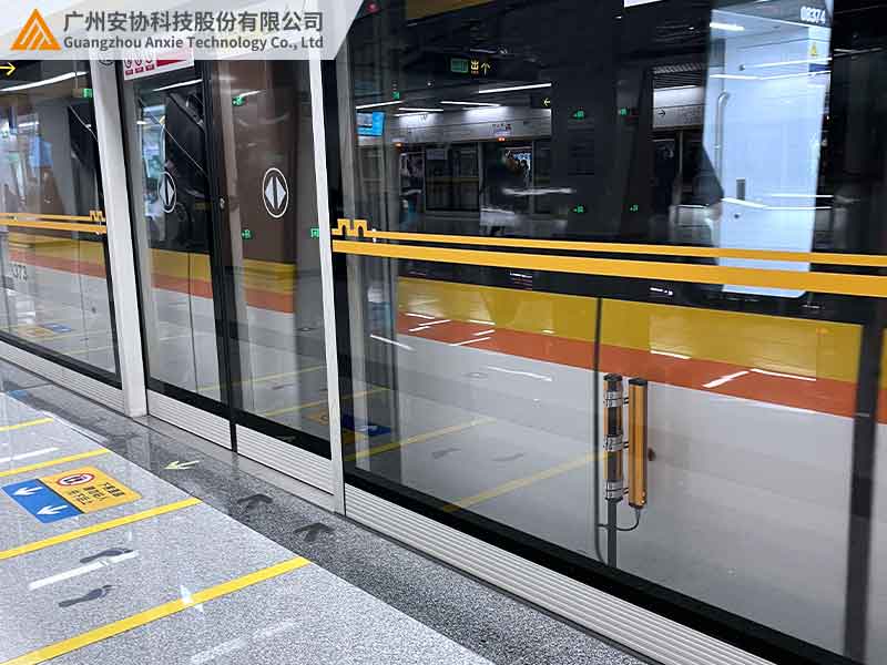 地铁车门防夹安全光幕应用