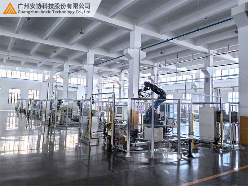 机械臂光幕安全围栏技术案例.jpg