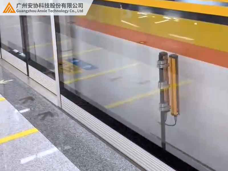 地铁屏蔽门光栅长距离检测技术