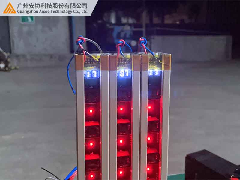 多频道光幕在地铁安全门的应用案例.jpg