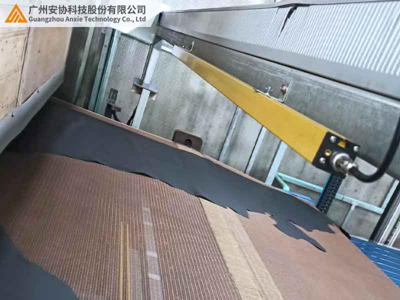 单边漫反射光栅需要反光板吗​