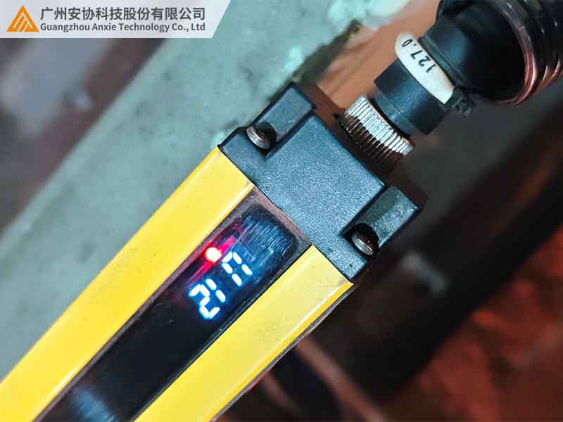 安全光栅的适配电压案例.jpg