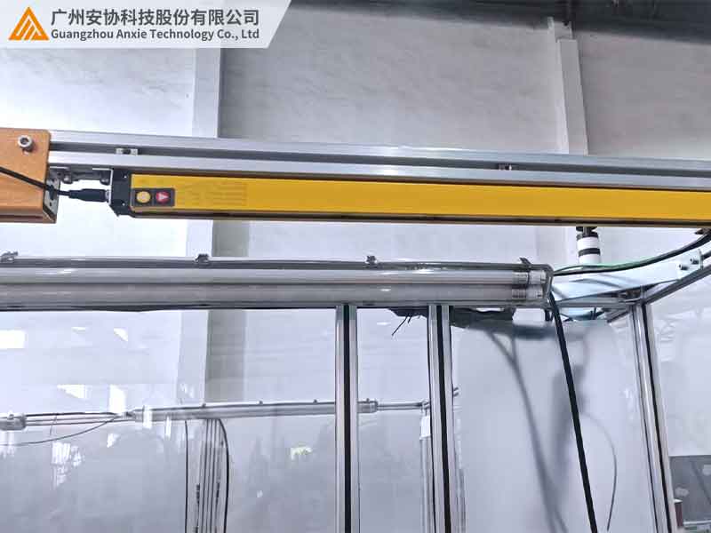 机械臂急停单边光栅防护案例.jpg
