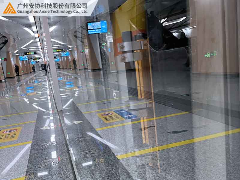 地铁光栅防夹智能预警技术