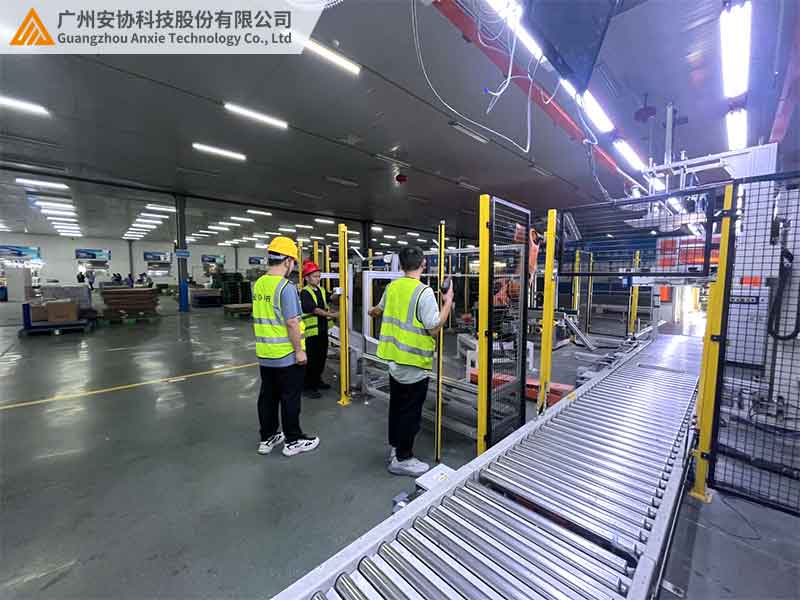 流水生产线安全光栅的物料输送防护功能案例.jpg