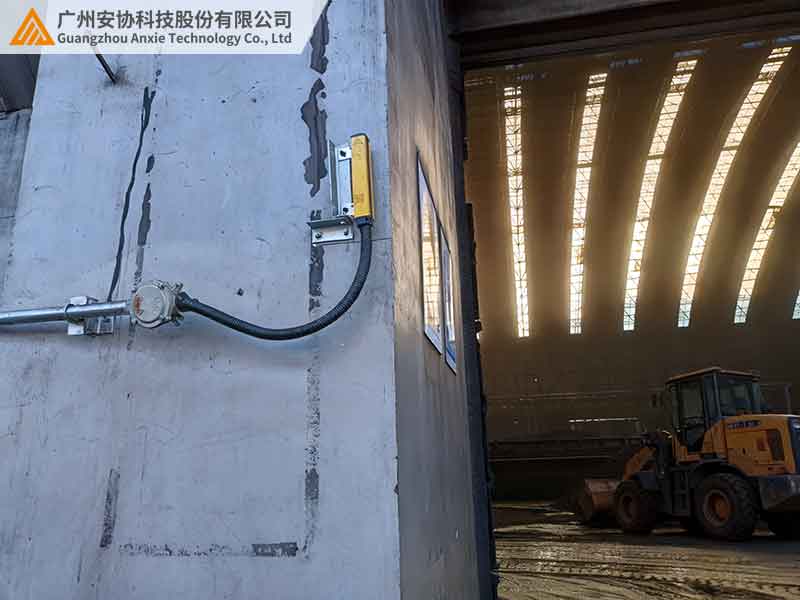 矿场推土车进出安全光幕检测系统