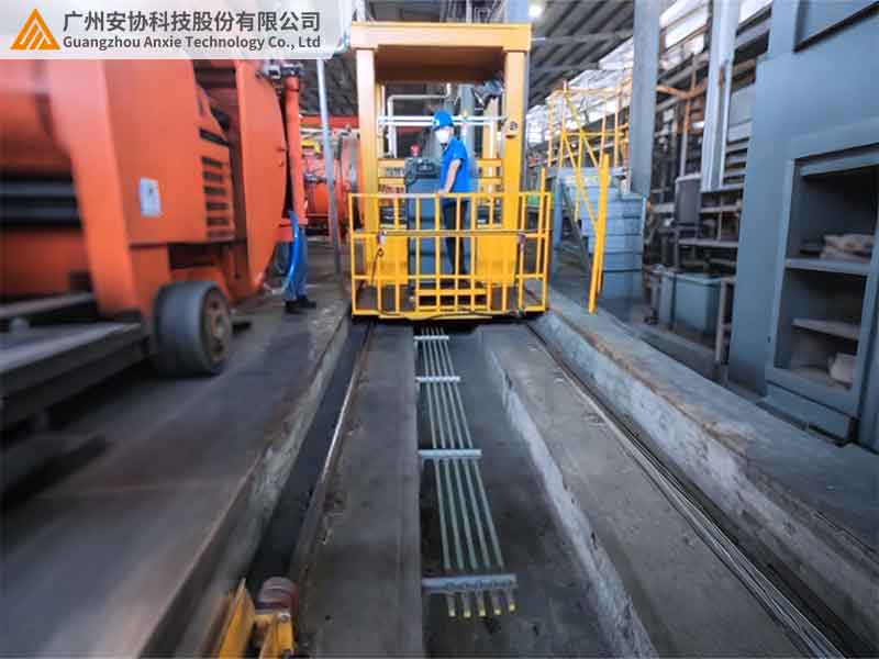 有轨载人设备安装漫反射光幕避障急停的应用