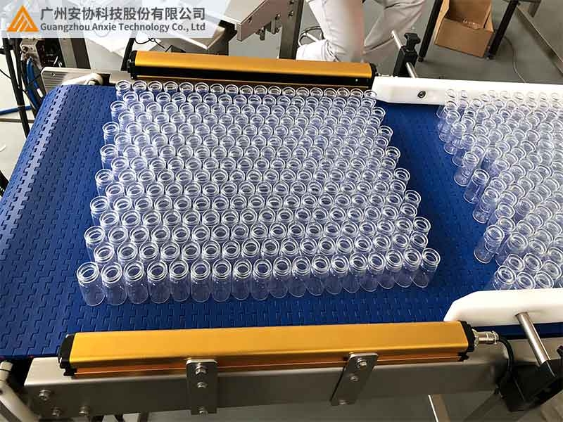 测量光幕用于玻璃瓶精准计量案例.jpg