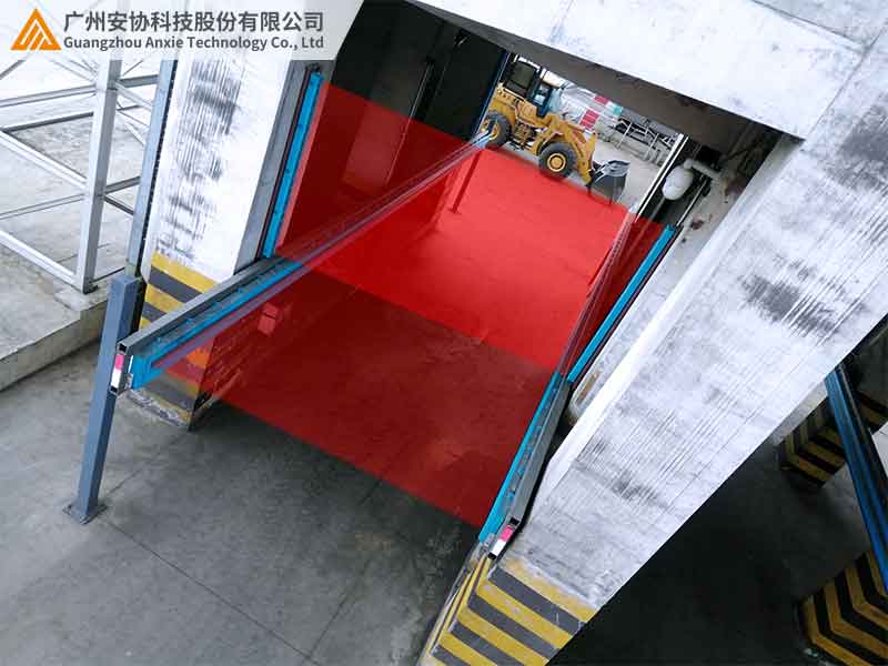 测量光幕精准定位货车车身技术方案