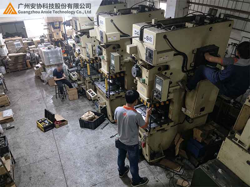 老式冲床加装安全光幕实现智能防护升级