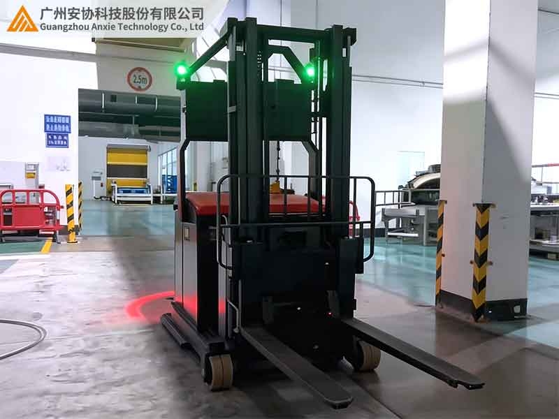 车间转运无人叉车搭载智能激光雷达.jpg