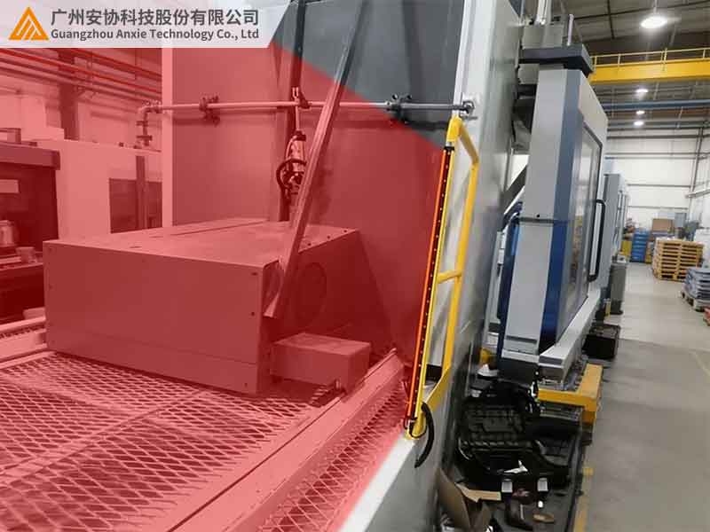 安全光幕在工业设备中的关键防护作用.jpg