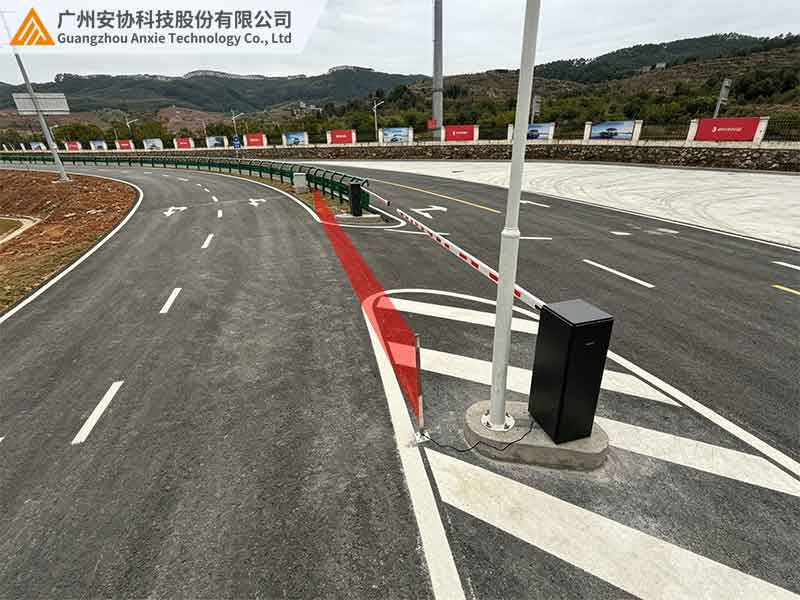 抗干扰安全光幕稳定控制道闸杆升降