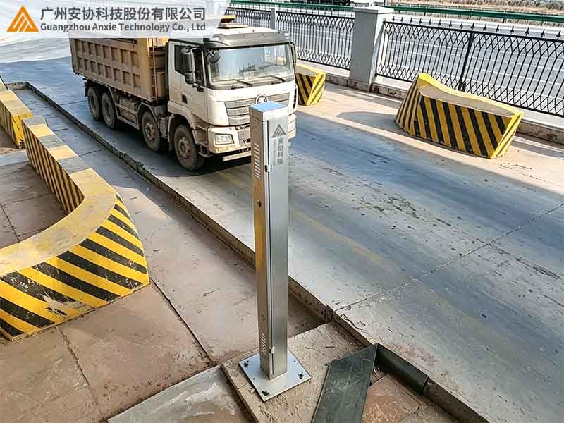 防积水漫反射光幕阴雨天气稳定车辆入闸检测.jpg