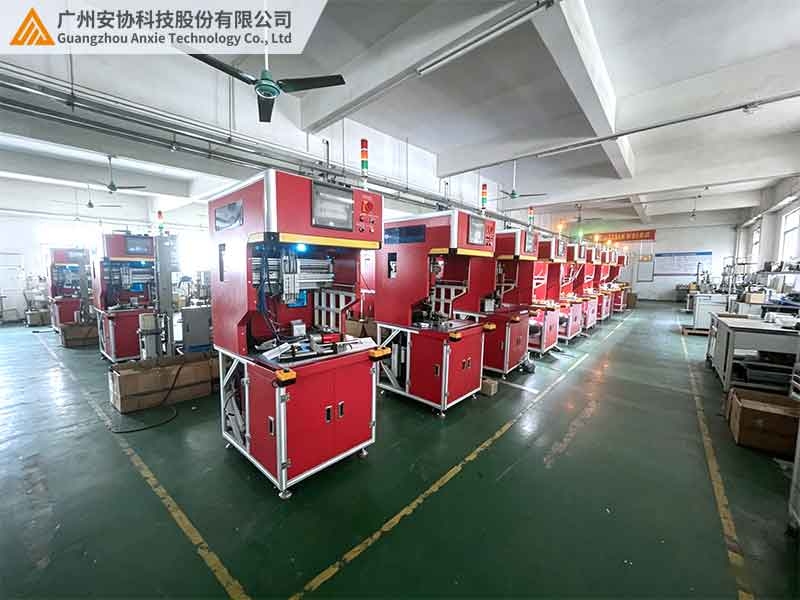 防油污安全光幕匹配出口型自动化产线工位设备.jpg
