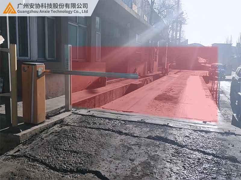 地磅漫反射光幕联动闸口升降杆管控车辆上磅.jpg