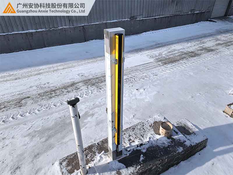 降雪低温环境单边光栅适配园区道闸吗