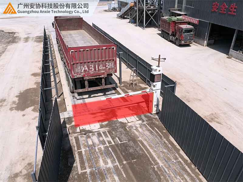 强光日晒如何保障车辆过磅单边光幕检测精准