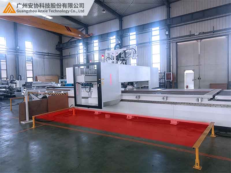 数控开料机作业区光幕如何保障人员操作安全