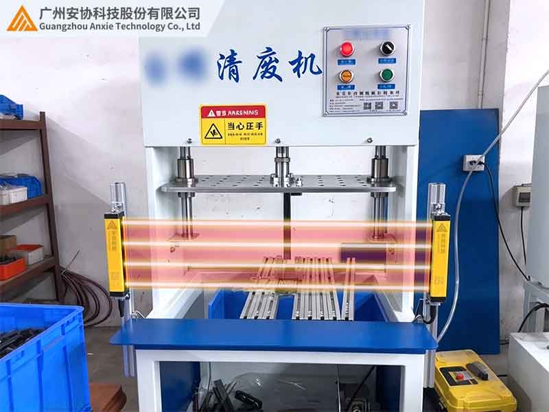 清废机安全光栅怎么规避碎纸扬尘干扰检测.jpg